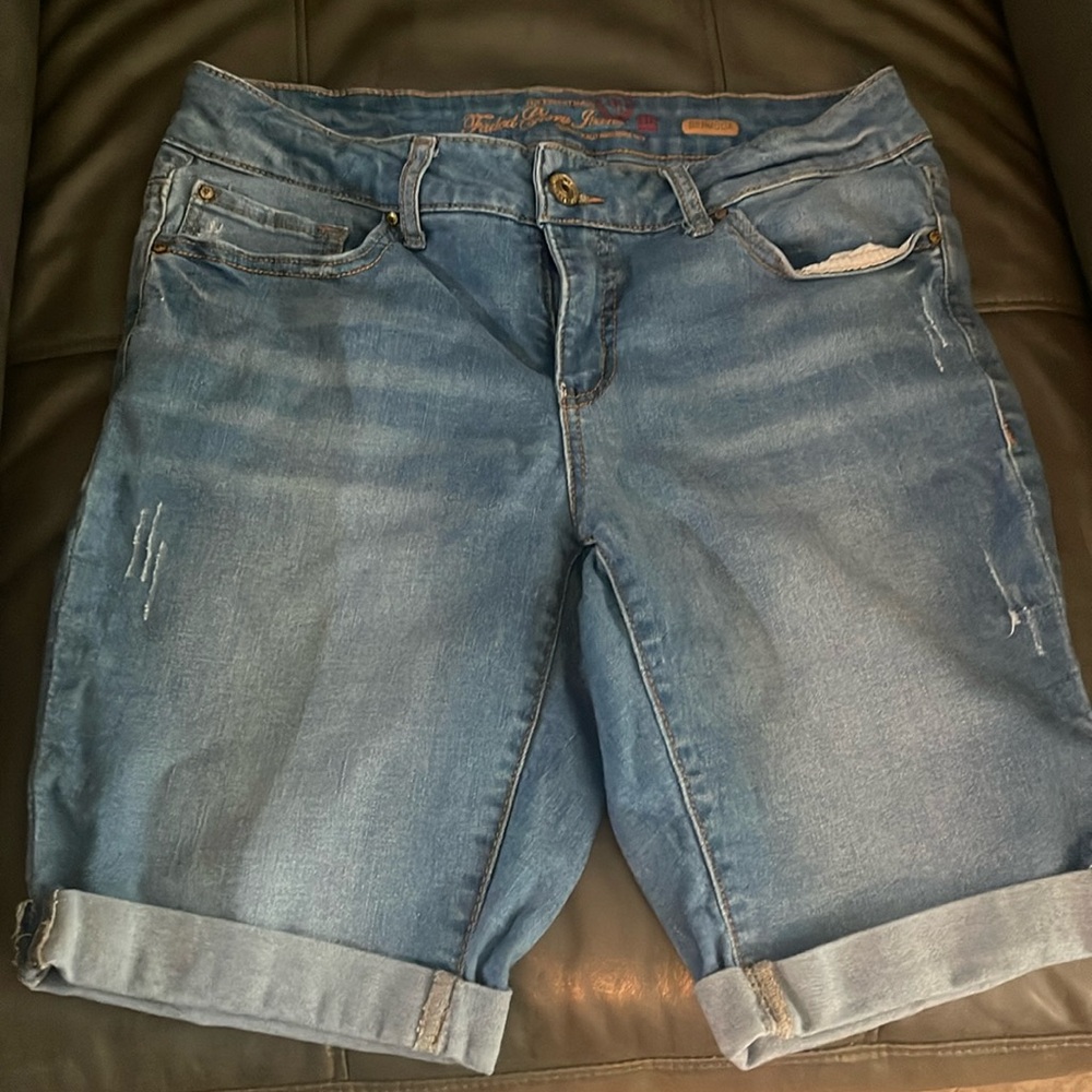 Size 10 Bermuda shorts excellent condition! Worn once